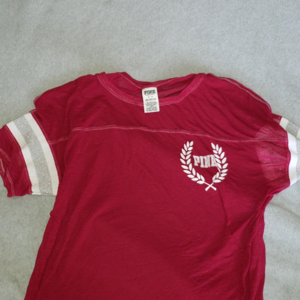 a Pink red tee